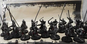 Herr der Ringe Tabletop Miniaturen 28 Uruk Hai Orks Plastik HdR LotR Figuren - Picture 1 of 6