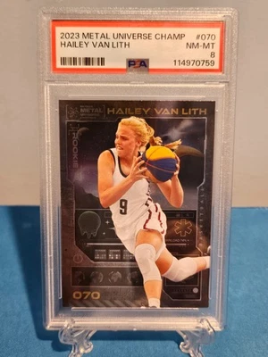 RC Hailey Van Lith 2023 Metal Universe Champ PSA 8 POP 2 (sin grados superiores) Foto 1 de 4