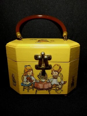 De Colección Cesta de Madera Caja Cartera Mango Lucite Decoupage Octogonal Latón Pies y Cierre Foto 1 de 4