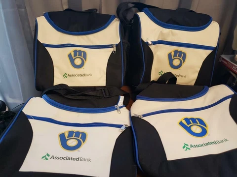 BRAND NEW Milwaukee Brewers ASSOCIATED BANK Logo Lunch Bag Cooler Bag SGA Cover