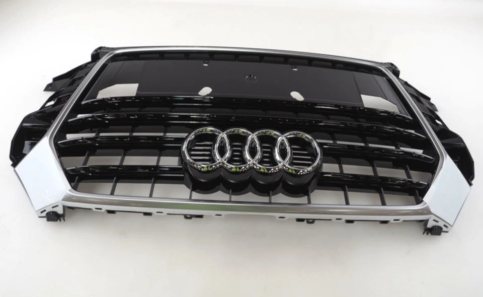 Rejilla de radiador genuina AUDI Q3 8UG negra brillante 8U0853651MT94 Foto 1 de 1