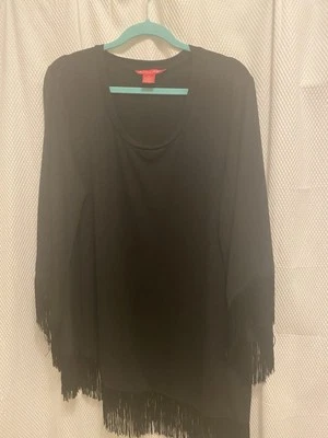 Sunny Leigh Black Asymmetrical Fringe Top - Imagem 1 de 3