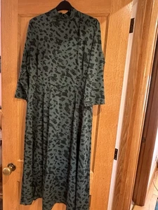 Principles Green Leopard Print MIDI Dress 16 Party Event Christmas - Picture 1 of 9