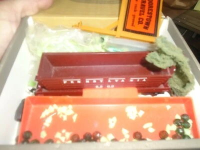 Tyco HO Scale train Pennsylvania Operating Side Dump Hopper # 3500 shell tanker - Image 1 of 2