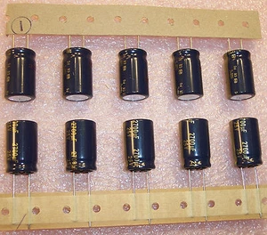 CONDENSADORES ELECTROLÍTICOS QTY (250) 2700uf 25V 105' EUFC1E272B PANASONIC ROHS - Imagen 1 de 6
