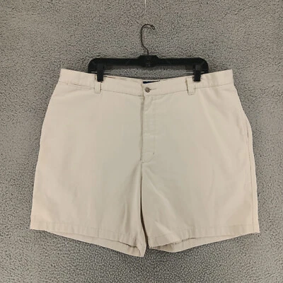 Shorts masculinos Club Room 42 cáqui frente plana - Imagem 1 de 4