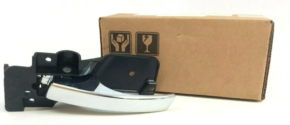 Dodge Grand Caravan 2011-2020 manija de puerta cromada interior del lado del conductor delantero OEM Foto 1 de 3