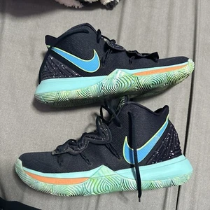 Size 10.5 - Nike Kyrie 5 UFO 2019 - Picture 1 of 7