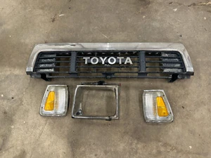 1989-1991 Toyota PICKUP 4RUNNER 4x4 4WD TRIM CHROME BEZEL GRILL GRILLE EMBLEM - Bild 1 von 11