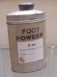 Genuine WW2 British Army Foot Powder Tin Full Early Date 1940 WWII Original 2oz - Picture 1 of 1