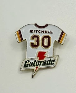 Washington Redskins Jersey Pin Bobby Mitchell #30 Gatorade Enamel Vintage - Picture 1 of 7