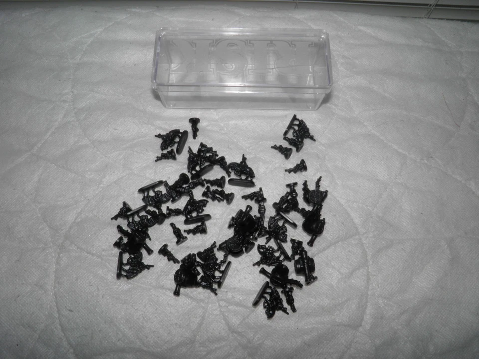 1998 Риск настольная игра замены Black Army изделия пушки, лошадь, мужчин 60 предметов - Изображение 1 из 3