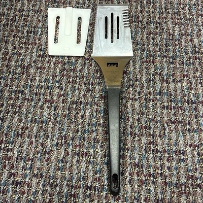 The Pampered Chef Bar-B-Boss BBQ Multi Tool Grill Spatula With Plastic Cover - Image 1 of 4