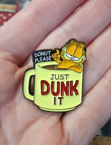 Garfield Pin Coffee Cup ~ Hard Enamel - Picture 1 of 4