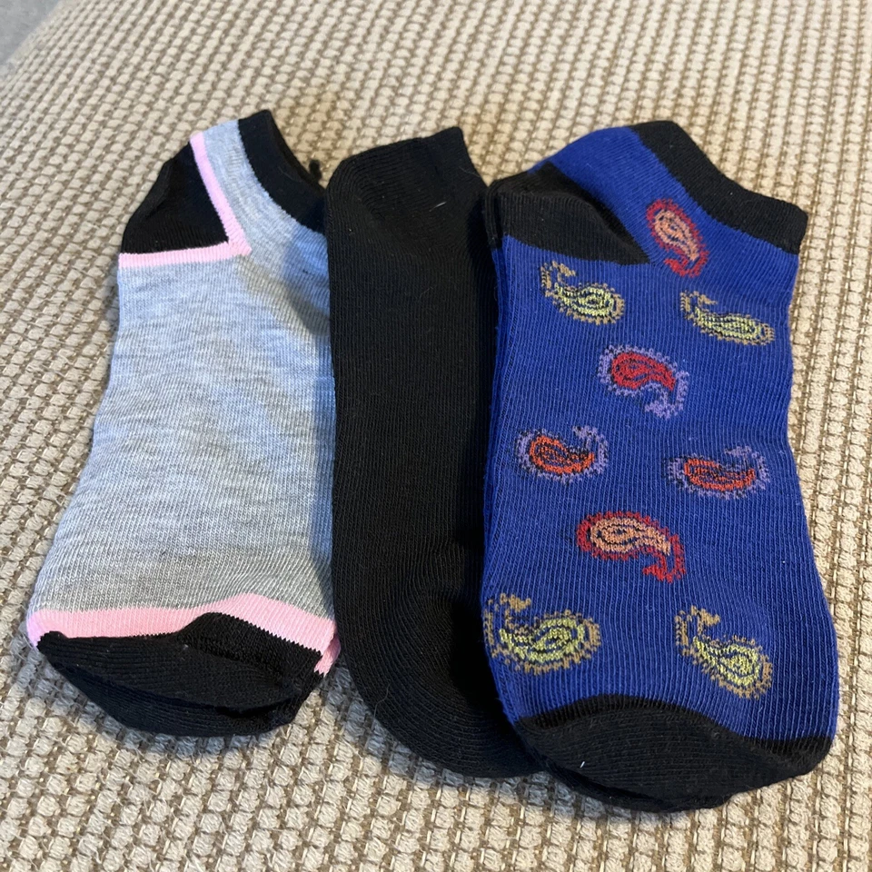 Juego de tres calcetines decorativos para mujer talla 4-10 totalmente nuevos Foto 1 de 1