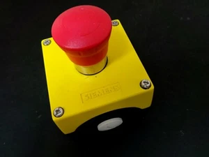 SIEMENS 3SU1851-0NB00-2AA2 HOUSING W/EMERGENCY STOP METAL ENCLOSURE M20 YELLOW - Picture 1 of 3
