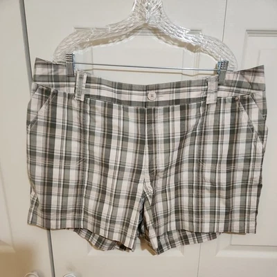 Новые женские шорты Sonoma Life + Style размер 20 Вт зеленые бежевые клетчатые хлопок эластичные - Изображение 1 из 4