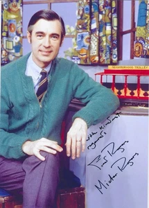 MR. ROGERS ( Fred Rogers ) signiert 8x12 mit COA .... - Bild 1 von 3