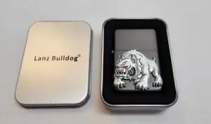 Sturmfeuerzeug Motiv Bulldoge mit Zippo Feuerzeugbenzin - Bild 1 von 3