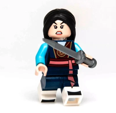 LEGO Disney 100 Series 3 CMF Minifigure: Mulan 71038 (dis100) Dragon Medallion - Image 1 of 4