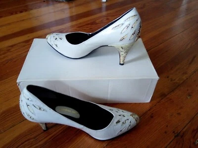 Vintage 1990s andrew geller Snakeskin Ivory Leather  Heels Flame Design Sz 6 - Image 1 of 4