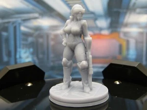 Mini figura en miniatura Assassin contratada al espacio femenino paisaje terreno impreso en 3D - Imagen 1 de 6