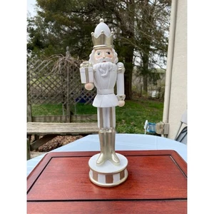 Silver White King with Gift Nutcracker Statue Figurine 14.25 inch tall EUC - Picture 1 of 7