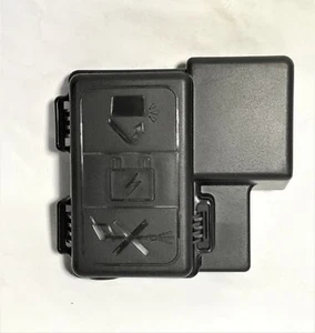 2015-2019 SILVERADO SIERRA 6.6 DURAMAX POSTIVE BATTERY TERMINAL COVER 22945779 - Picture 1 of 3