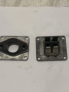 YAMAHA RS100 RS125 REEDBLOCK, CAÑAS Y COLECTOR DE CARBURADOR USADO 75-80 - Imagen 1 de 3