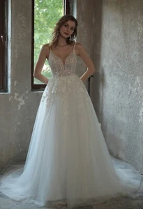 Aline sparkly wedding dress ex sample - Picture 1 of 3