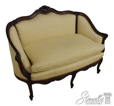 F65348: Sofá loveseat francés vintage de nogal Luis XV Foto 1 de 4