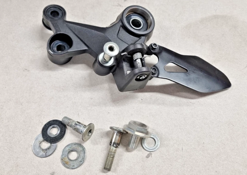 reposapiés izquierdo FUSSRASTE eslabones Ducati Monster 1100 EVO/S 10-13 82411791A Foto 1 de 4