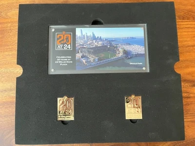 Placa y prendedores oficiales MLB 2020 SF Giants 20 años a 24 Willie Mays Plaza Foto 1 de 2