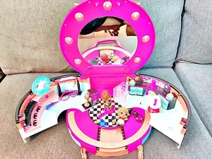 LOL SORPRESA SALÓN DE BELLEZA JUEGO MINI MUÑECA ESTUCHE DE TRANSPORTE Caja ESPEJO ILUMINADO + Muñecas - Imagen 1 de 9