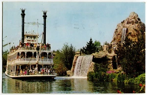 Standard Chrom Postkarte - Disneyland - Mark Twain Dampfschiff & Cascade Peak - Bild 1 von 2