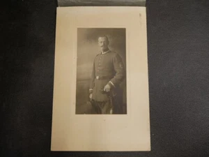 385572 - Portraitaufnahme. Feldgrauer Unteroffizier Ärmelabzeichen Feuerwerker - Bild 1 von 4
