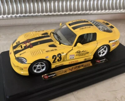 Bburago 1/24 Deborah Loth Racing Dodge Viper GTS Coupe Giallo con Grafica RACE - Immagine 1 di 4