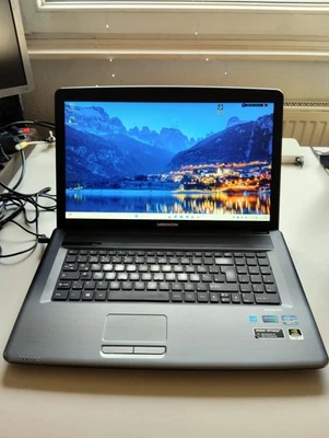 Medion Akoya P7816 - Intel I5 2(4)x2,50 GHz - 8 GB RAM - 2 GB GraKa - Immagine 1 di 4