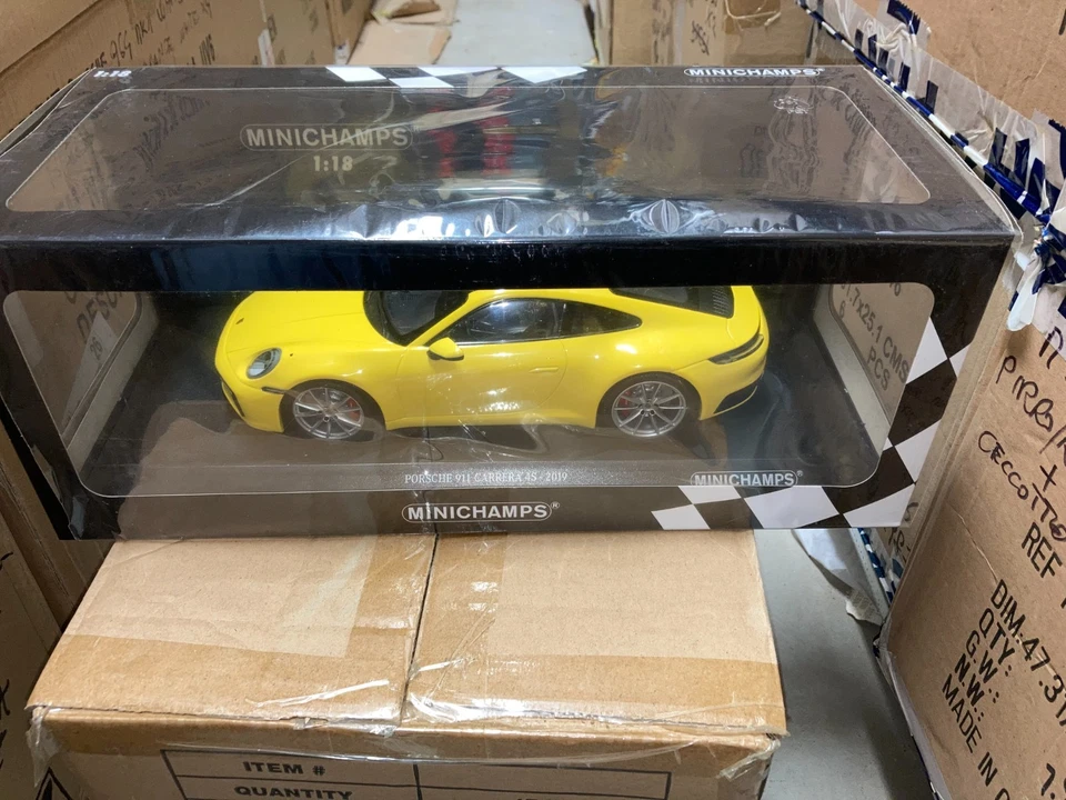 MINICHAMPS 1:18 PORSCHE 911 992 CARRERA 4S YELLOW LIMITED ED 336 PCS SHIP. WORLD - Immagine 1 di 4
