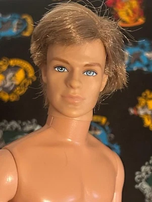 Muñeca Barbie Ken/Blaine 2006 Mattel Fashion Fever 12" con cabello resaltado  Foto 1 de 4