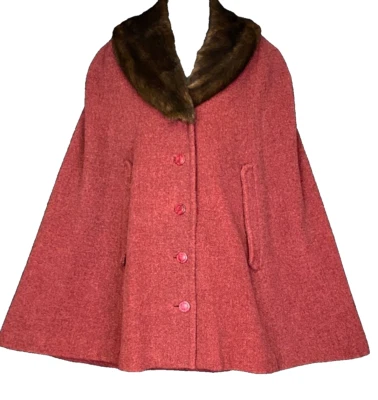 Capa de lana granate vintage, cuello de piel sintética marrón, borgoña rosa rojo años 60 años 70 Foto 1 de 4