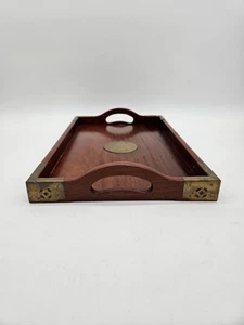 Vintage asiatische Kirschholz Serviertabletts mit Messing Medaillon & Ecken - Bild 1 von 5