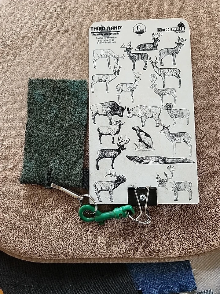 Portatarjetas de puntuación de colocación de flechas de tercera mano Foto 1 de 2