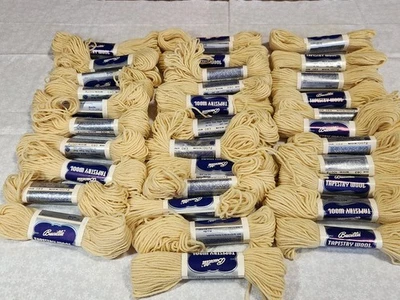 Lote de 33 lã de tapeçaria Bucilla 40 jardas cor nº. 083 Marfim- Creme Lt Amarelo - Imagem 1 de 4