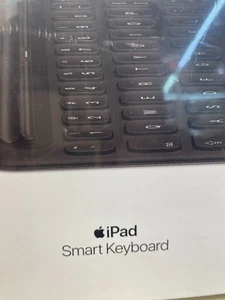 Apple iPad 7th/8th/9th Gen 10.2"/Pro 10.5"/Air 3rd Gen Smart Keyboard - Black... - Picture 1 of 6