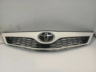 Grille Upper Front Grill from 2014 Toyota Camry SE [040 WHITE] 12188107 - Image 1 of 4