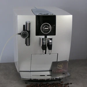 ~~ Jura J9  J9.2 Kaffeevollautomat in  platin  One Touch Funktion! ~~ - Bild 1 von 5