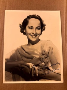 Merle Oberon Very Rare Very Early Autographed 8/10 Photo 30s Wuthering Heights - Picture 1 of 7