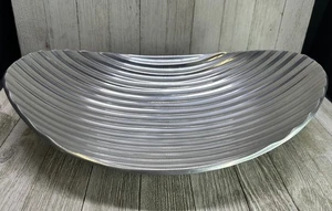 Plato ondulado acanalado de peltre vintage bandeja tazón 13,5" x 9,5" decoración del hogar - Imagen 1 de 10
