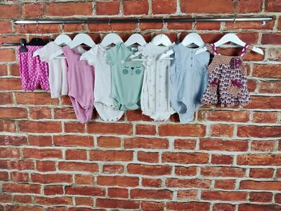 PAQUETE DE CHALECO BEBÉ NIÑAS EDAD 0-3 MESES BODEN BENETTON GAP ETC. TOPS MAMPER 62CM Foto 1 de 4